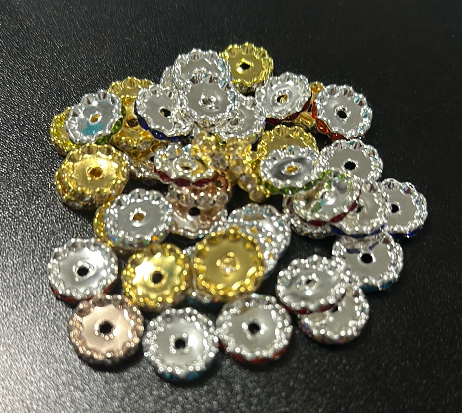 Spacers with Silver & Gold Color Metal Wave Shape and Clear Rhinestone. 15mm Random Mix - Paquete de 25