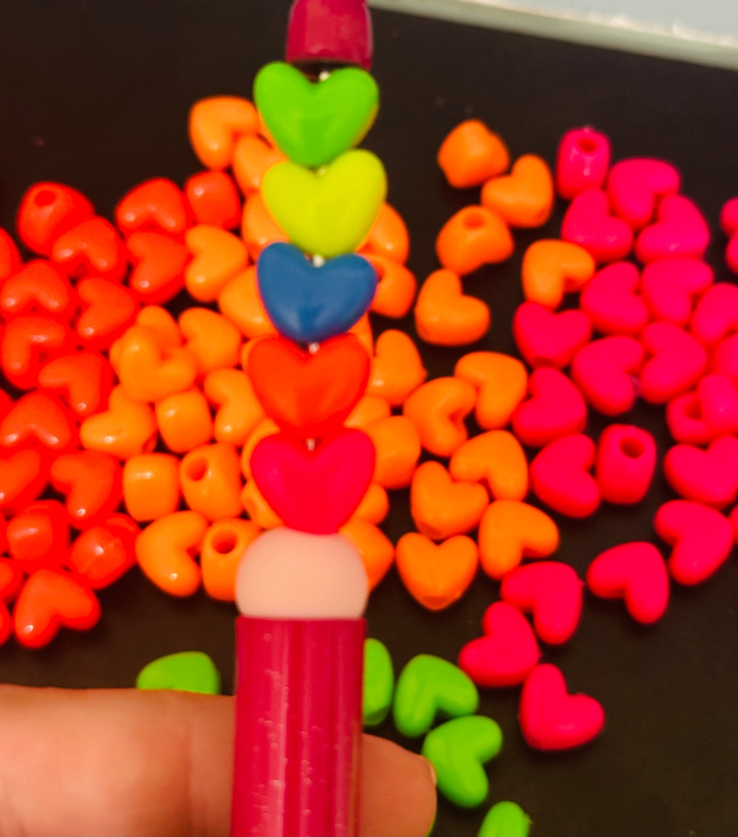 Medium Hearts Beads - Mix Neon Colors - Paquete de 25