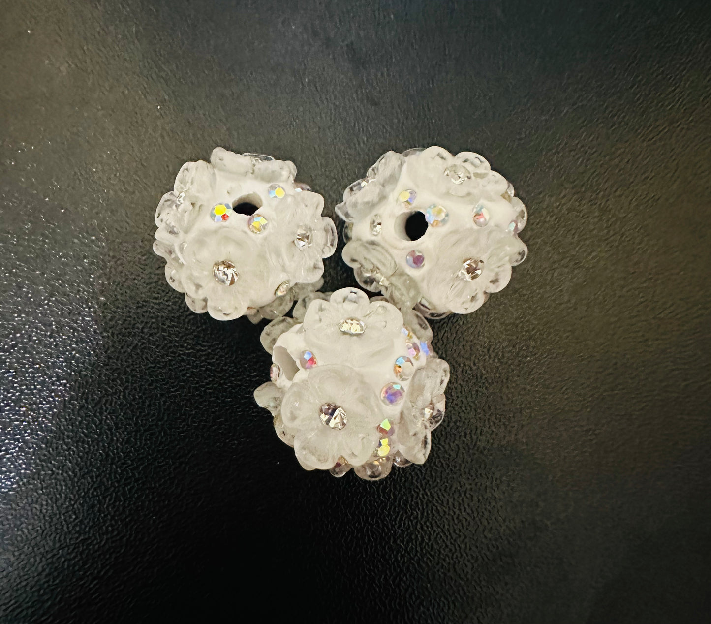 Fancy White Flower Bead