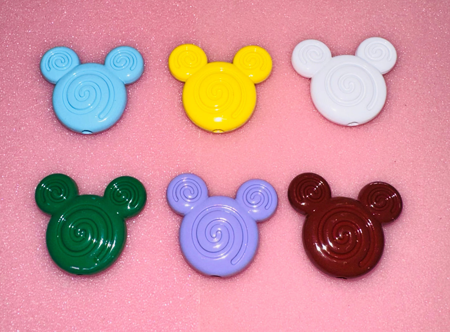 Mickey Resin Beads - EA (se envían en colores al azar) - Paquete de 3