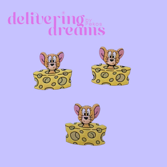 Cute Mouse with Chees